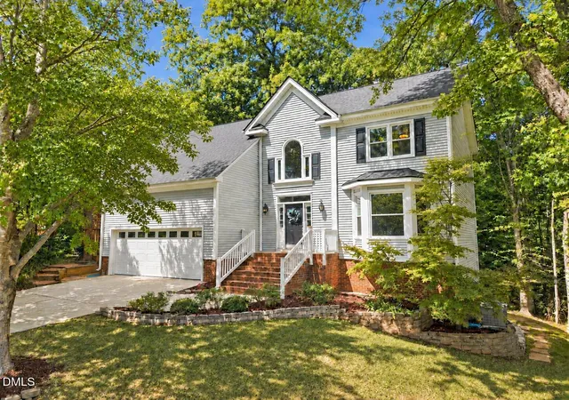 Photo 2 of Single family home for sale at 4220 Glen Erin Way, Raleigh, NC 27613 | MLS# 10191717 | Listing updated on 2026-09-15