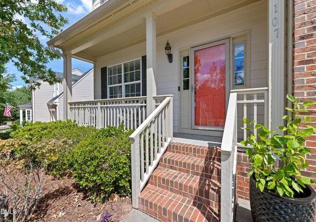 Photo 4 of Single family home for sale at 107 Stoney Dr, Durham, NC 27703 | MLS# 10191376 | Listing updated on 2026-09-19