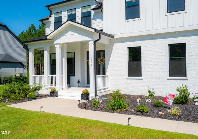 Photo 4 of Single family home for sale at 1050 The Parks Dr, Pittsboro, NC 27312 | MLS# 10192707 | Listing updated on 2026-09-27