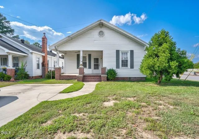 Photo 2 of Sale Pending at 300 W Howard Ave, Tarboro, NC 27886 | MLS# 10191504 | Listing updated on 2026-09-26