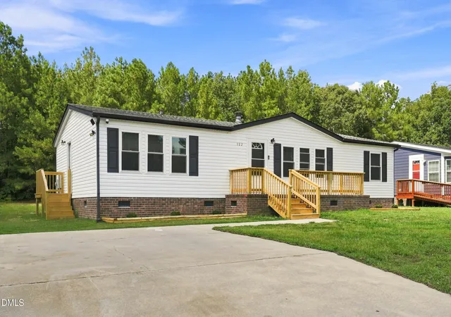 Photo 2 of Single family home for sale at 182 Wendover Ln, Roanoke Rapids, NC 27870 | MLS# 10192189 | Listing updated on 2026-09-12