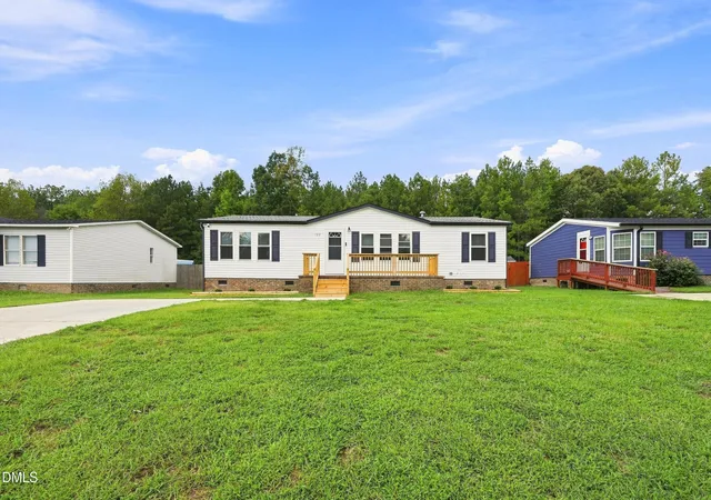 Photo 3 of Single family home for sale at 182 Wendover Ln, Roanoke Rapids, NC 27870 | MLS# 10192189 | Listing updated on 2026-09-12