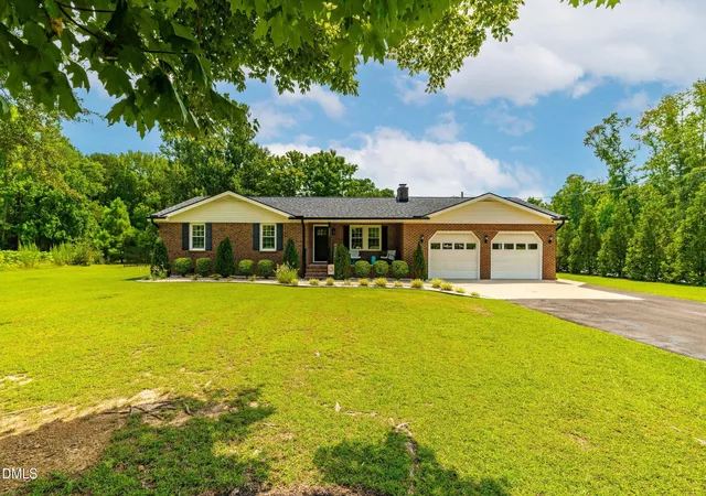 Photo 1 of Sale Pending at 2331 Twin Acres Rd, Clayton, NC 27520 | MLS# 10192040 | Listing updated on 2026-09-16