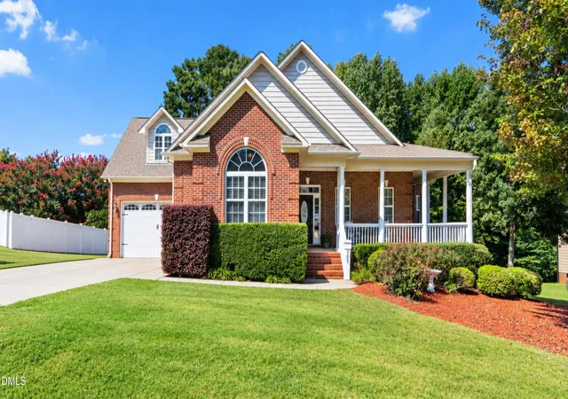 Photo 1 of Single family home for sale at 505 River Knoll Dr, Clayton, NC 27527 | MLS# 10191814 | Listing updated on 2026-09-14
