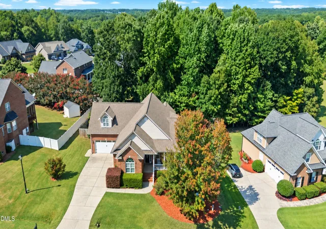 Photo 2 of Single family home for sale at 505 River Knoll Dr, Clayton, NC 27527 | MLS# 10191814 | Listing updated on 2026-09-14