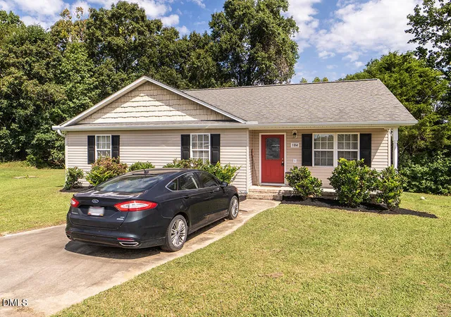 Photo 1 of Single family home for sale at 104 Taylors Ct, Burlington, NC 27217 | MLS# 10192544 | Listing updated on 2026-09-14