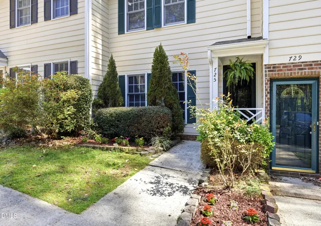 Photo 1 of Single family home for sale at 725 Charleston Rd, Raleigh, NC 27606 | MLS# 10191473 | Listing updated on 2026-09-29