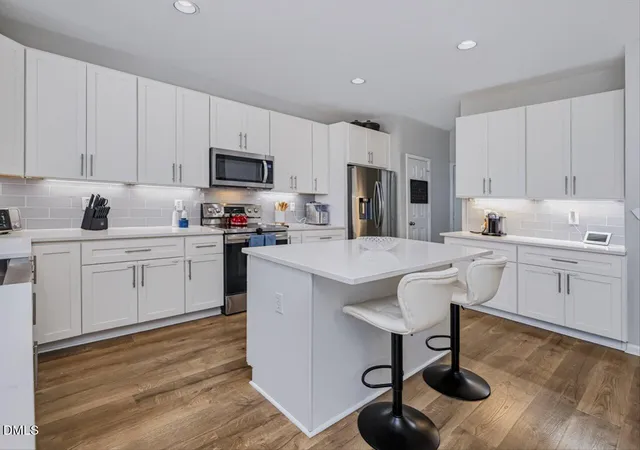 Photo 4 of Single family home for sale at 308 Amacord Way, Holly Springs, NC 27540 | MLS# 10192047 | Listing updated on 2026-09-16