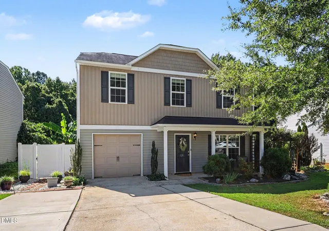 Photo 4 of Single family home for sale at 575 Randolph Dr, Clayton, NC 27520 | MLS# 10191865 | Listing updated on 2026-09-21