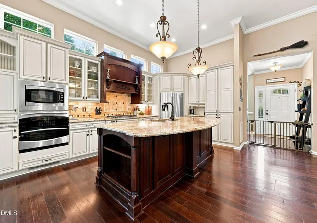 Photo 4 of Sale Pending at 3 Reliant Pl, Durham, NC 27712 | MLS# 10191921 | Listing updated on 2026-09-13