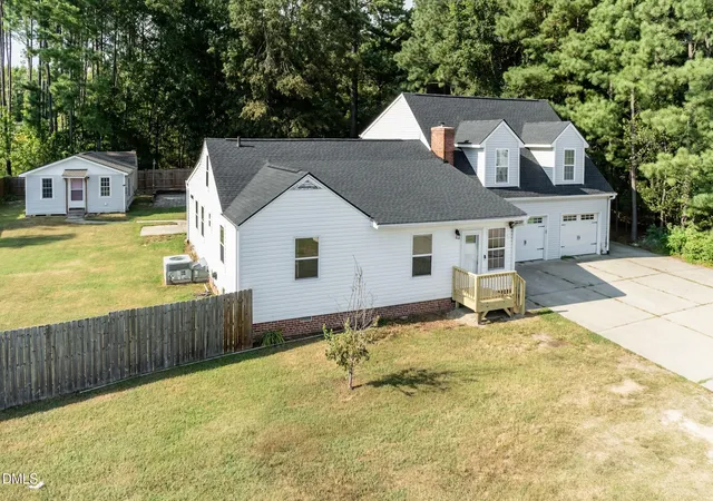 Photo 2 of Single family home for sale at 516 Wendell Fls Pkwy, Wendell, NC 27591 | MLS# 10191523 | Listing updated on 2026-09-21