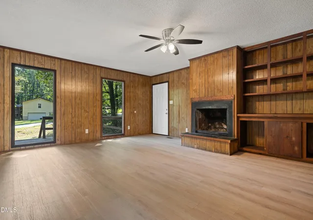 Photo 3 of Single family home for sale at 925 Fleming Dr, Durham, NC 27705 | MLS# 10192216 | Listing updated on 2026-10-09