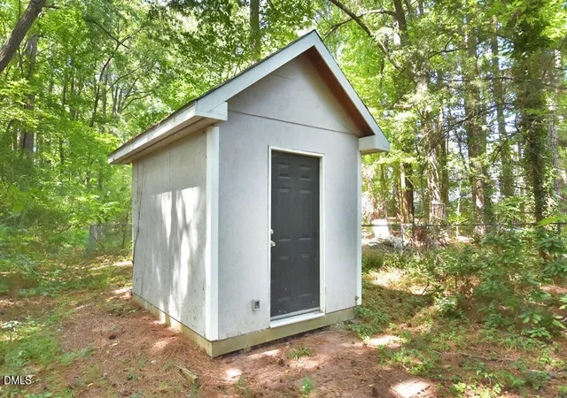 Photo 3 of Single family home for sale at 8 Tiffany Pl, Durham, NC 27705 | MLS# 10191557 | Listing updated on 2026-09-09