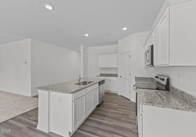 Photo 4 of Single family home for sale at 163 S Waterstone Ln, Clayton, NC 27520 | MLS# 10191568 | Listing updated on 2026-09-14