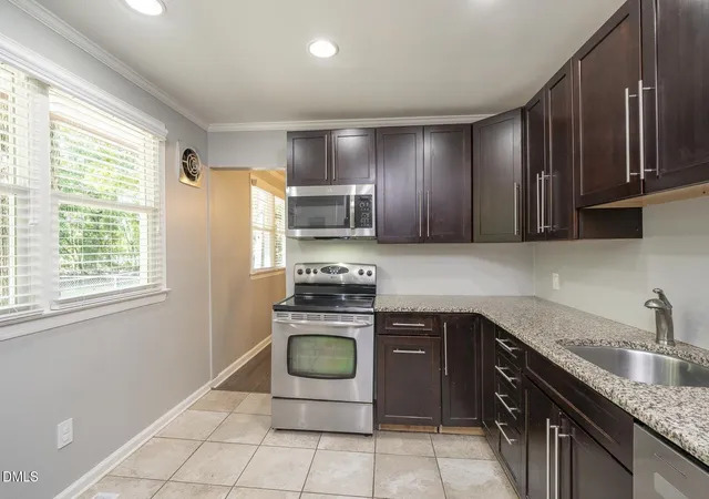 Photo 3 of Single family home for sale at 303 Hickory Dr, Chapel Hill, NC 27517 | MLS# 10192227 | Listing updated on 2026-10-07