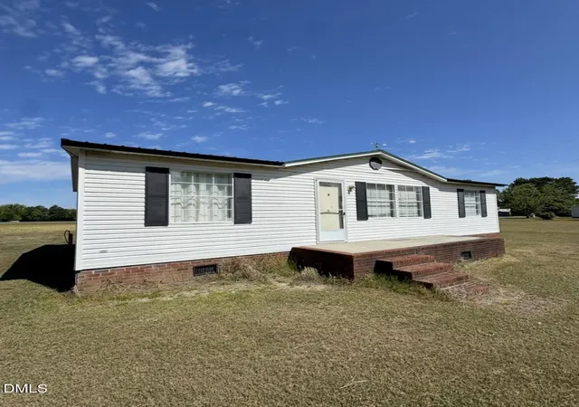 Photo 2 of Sale Pending at 1333 Mclamb Rd, Dunn, NC 28334 | MLS# 10191996 | Listing updated on 2026-09-18