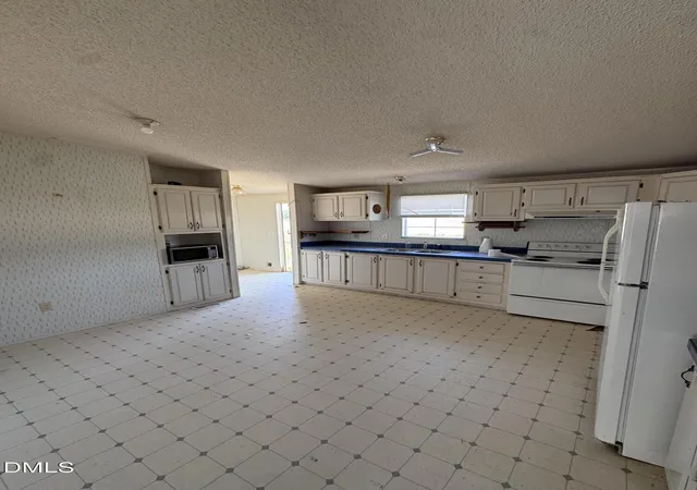 Photo 3 of Sale Pending at 1333 Mclamb Rd, Dunn, NC 28334 | MLS# 10191996 | Listing updated on 2026-09-18