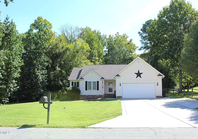 Photo 2 of Single family home for sale at 118 Random Ln, Burlington, NC 27215 | MLS# 10192085 | Listing updated on 2026-09-14