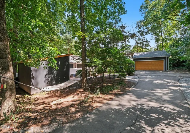 Photo 3 of Sale Pending at 603 Smith Level Rd, Chapel Hill, NC 27516 | MLS# 10193208 | Listing updated on 2026-09-23