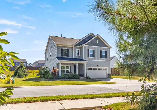 Photo 3 of Sale Pending at 2206 Montebell View Dr, Fuquay Varina, NC 27526 | MLS# 10193463 | Listing updated on 2026-10-06