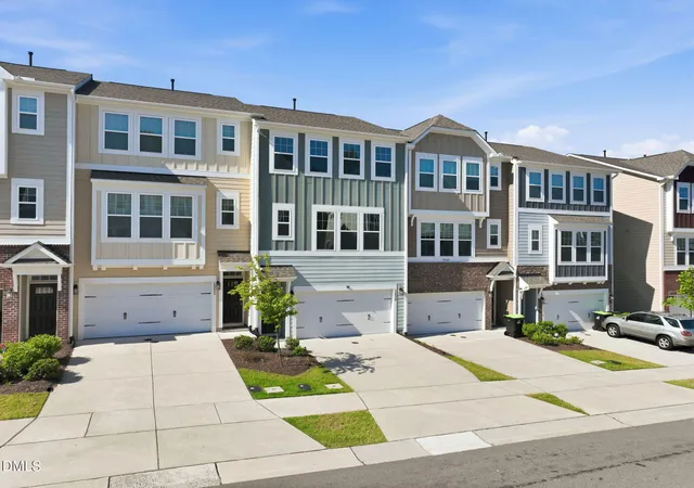 Photo 3 of Townhouse for sale at 1050 Commack Dr, Durham, NC 27703 | MLS# 10191610 | Listing updated on 2026-09-17