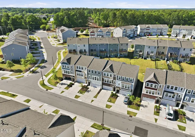 Photo 4 of Townhouse for sale at 1050 Commack Dr, Durham, NC 27703 | MLS# 10191610 | Listing updated on 2026-09-17