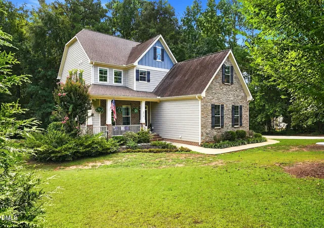 Photo 4 of Single family home for sale at 8013 Lakeshore Dr, Garner, NC 27529 | MLS# 10191626 | Listing updated on 2026-09-20