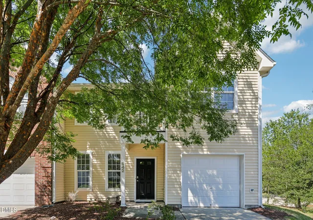 Photo 2 of Townhouse for sale at 942 Shining Wire Way, Morrisville, NC 27560 | MLS# 10193484 | Listing updated on 2026-10-06