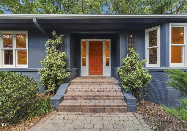 Photo 3 of Sale Pending at 1126 Sourwood Dr, Chapel Hill, NC 27517 | MLS# 10192389 | Listing updated on 2026-10-02