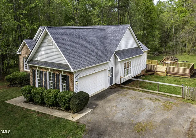 Photo 3 of Single family home for sale at 2804 Gaya Ct, Hillsborough, NC 27278 | MLS# 10191642 | Listing updated on 2026-10-02