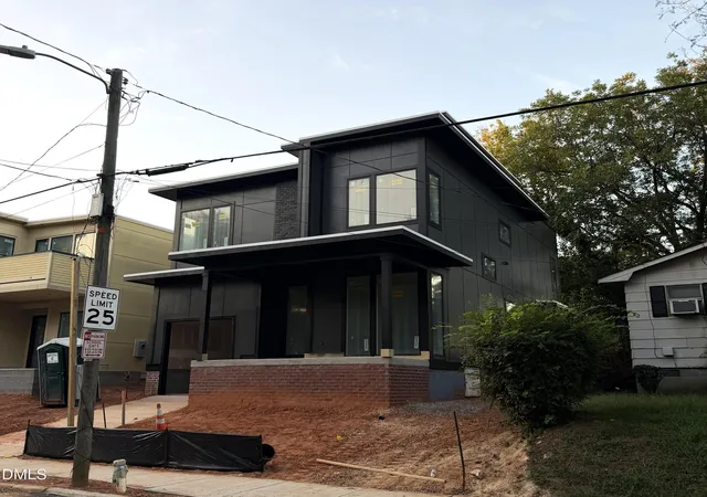 Photo 2 of Single family home for sale at 814 E Davie St, Raleigh, NC 27601 | MLS# 10191797 | Listing updated on 2026-09-10