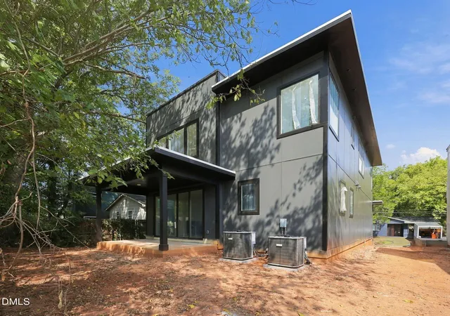 Photo 3 of Single family home for sale at 814 E Davie St, Raleigh, NC 27601 | MLS# 10191797 | Listing updated on 2026-10-07