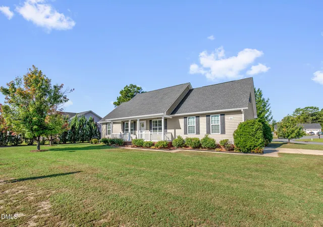 Photo 3 of Sale Pending at 3006 Tettenbury Dr, Fayetteville, NC 28306 | MLS# 10191736 | Listing updated on 2026-09-17