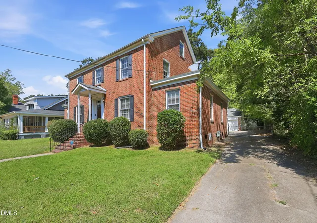 Photo 2 of Sale Pending at 160 W Young Ave, Henderson, NC 27536 | MLS# 10192048 | Listing updated on 2026-09-27