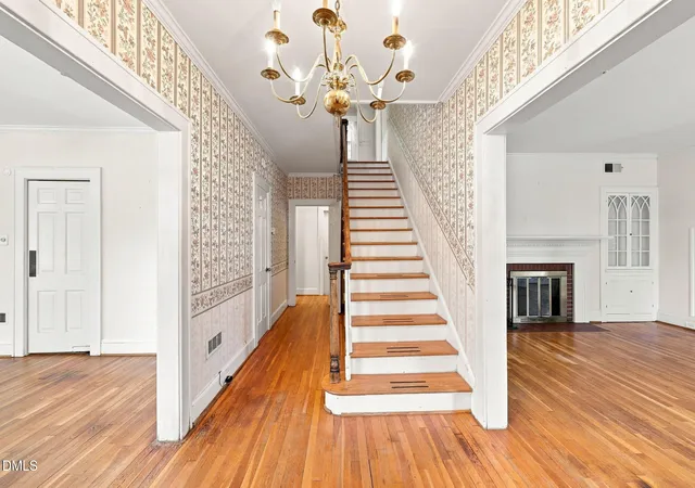 Photo 3 of Sale Pending at 160 W Young Ave, Henderson, NC 27536 | MLS# 10192048 | Listing updated on 2026-09-27