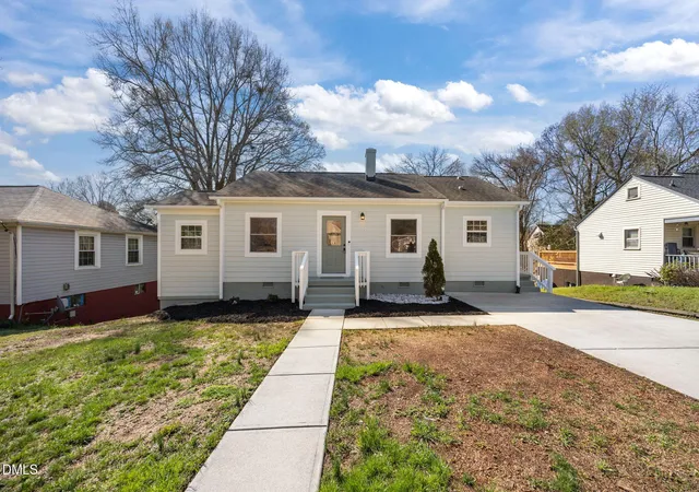 Photo 3 of Single family home for sale at 408 W Gilbreath St, Graham, NC 27253 | MLS# 10191792 | Listing updated on 2026-09-18