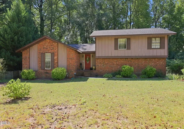 Single family home for sale at 5612 Old Frg Cir, Raleigh, NC 27609 | MLS# 10192045