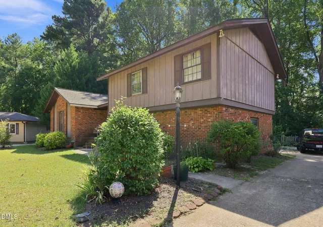 Photo 3 of Single family home for sale at 5612 Old Frg Cir, Raleigh, NC 27609 | MLS# 10192045 | Listing updated on 2026-09-11