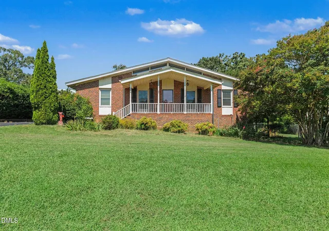 Photo 1 of Single family home for sale at 226 Barber St, Asheboro, NC 27203 | MLS# 10192909 | Listing updated on 2026-10-06
