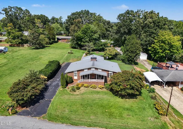 Photo 4 of Single family home for sale at 226 Barber St, Asheboro, NC 27203 | MLS# 10192909 | Listing updated on 2026-10-06