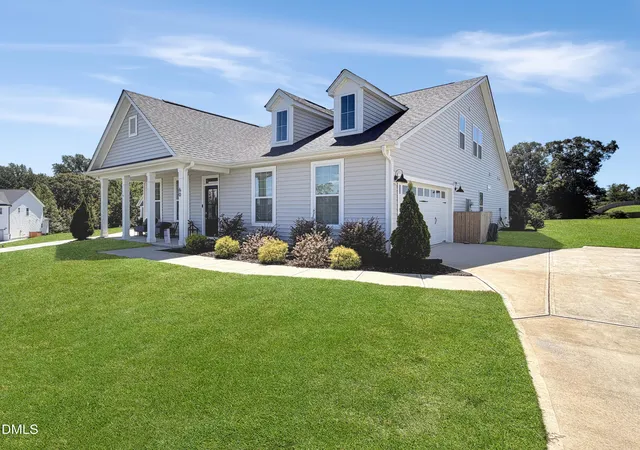 Photo 3 of Single family home for sale at 60 Claude Crk Dr, Smithfield, NC 27577 | MLS# 10191692 | Listing updated on 2026-09-10