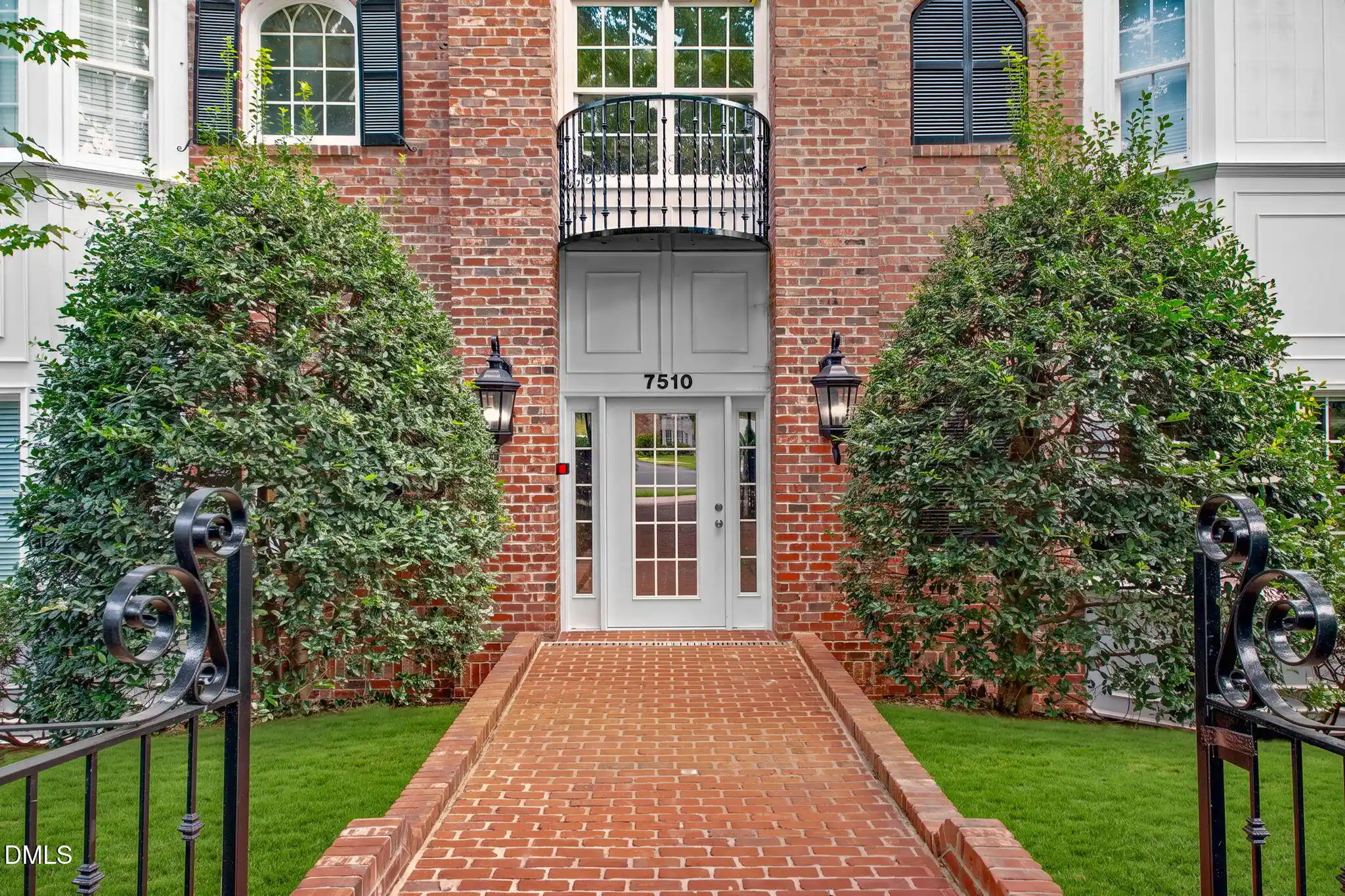 Listing Photo 2 - Condo for sale in 7510 Lead Mine Rd located at 7510 Lead Mine Rd, Raleigh, NC 27615 - Unit #102