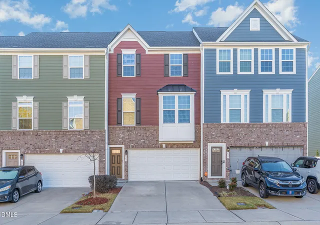 Photo 2 of Townhouse for sale at 402 Brier Summit Pl, Durham, NC 27703 | MLS# 10191719 | Listing updated on 2026-09-10