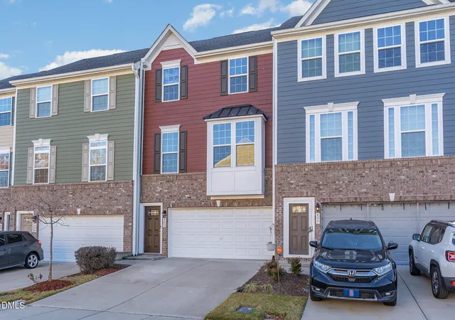 Photo 3 of Townhouse for sale at 402 Brier Summit Pl, Durham, NC 27703 | MLS# 10191719 | Listing updated on 2026-09-10