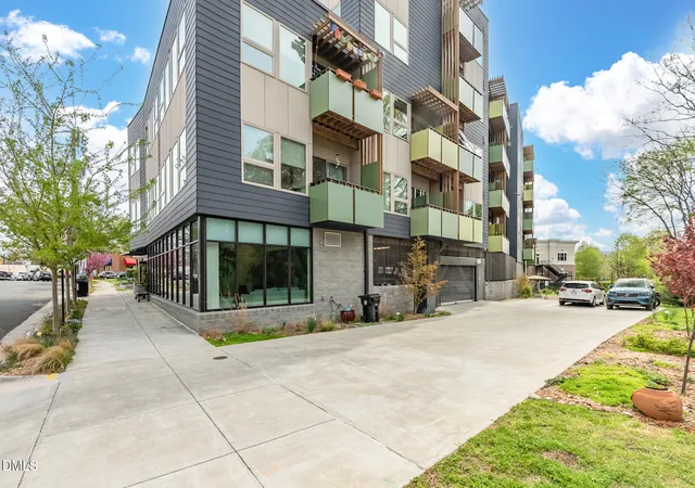 Listing Photo 5 - Condo for sale in building located at 610 Trent Dr, Durham, NC 27705 - Unit #504
