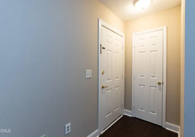 Listing Photo 4 - Condo for sale in building located at 1309 Hillbrow Ln, Raleigh, NC 27615 - Unit #101