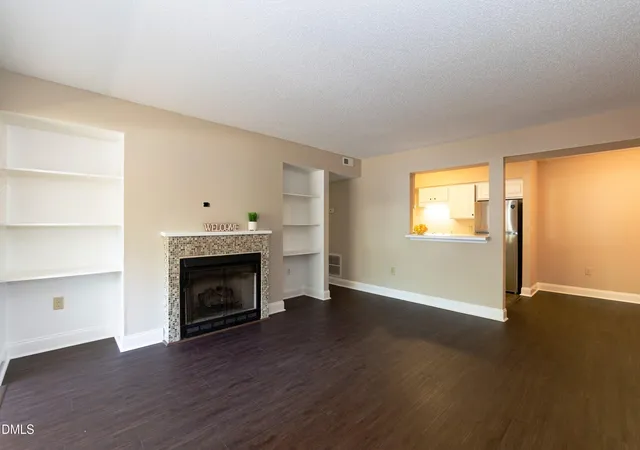 Listing Photo 5 - Condo for sale in building located at 1309 Hillbrow Ln, Raleigh, NC 27615 - Unit #101