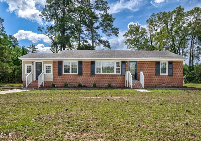 Photo 2 of Single family home for sale at 2256 Acorn Hl Rd, Tarboro, NC 27886 | MLS# 10191993 | Listing updated on 2026-09-19