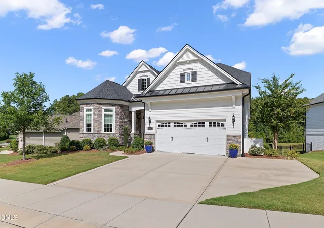 Photo 3 of Sale Pending at 2568 Range Overlook Xing, Apex, NC 27523 | MLS# 10192342 | Listing updated on 2026-09-20
