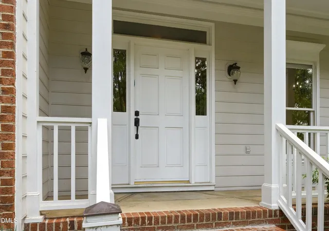 Photo 3 of Sale Pending at 723 Nichols Farm Dr, Durham, NC 27703 | MLS# 10193996 | Listing updated on 2026-10-06